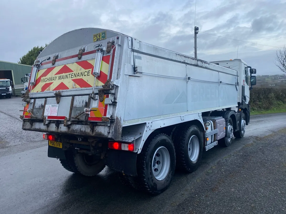 Renault C range tipper - Image 4