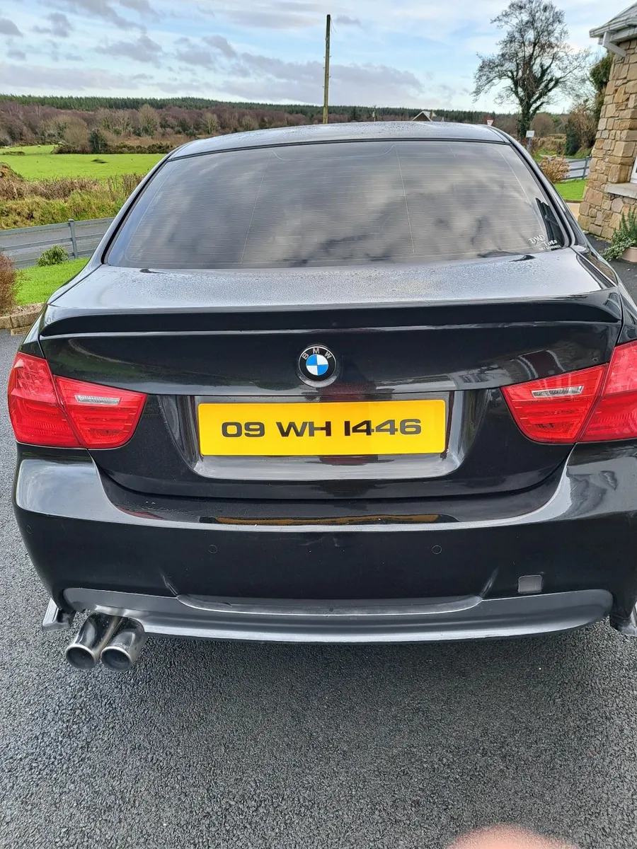 BMW 3-Series 2009 - Image 4