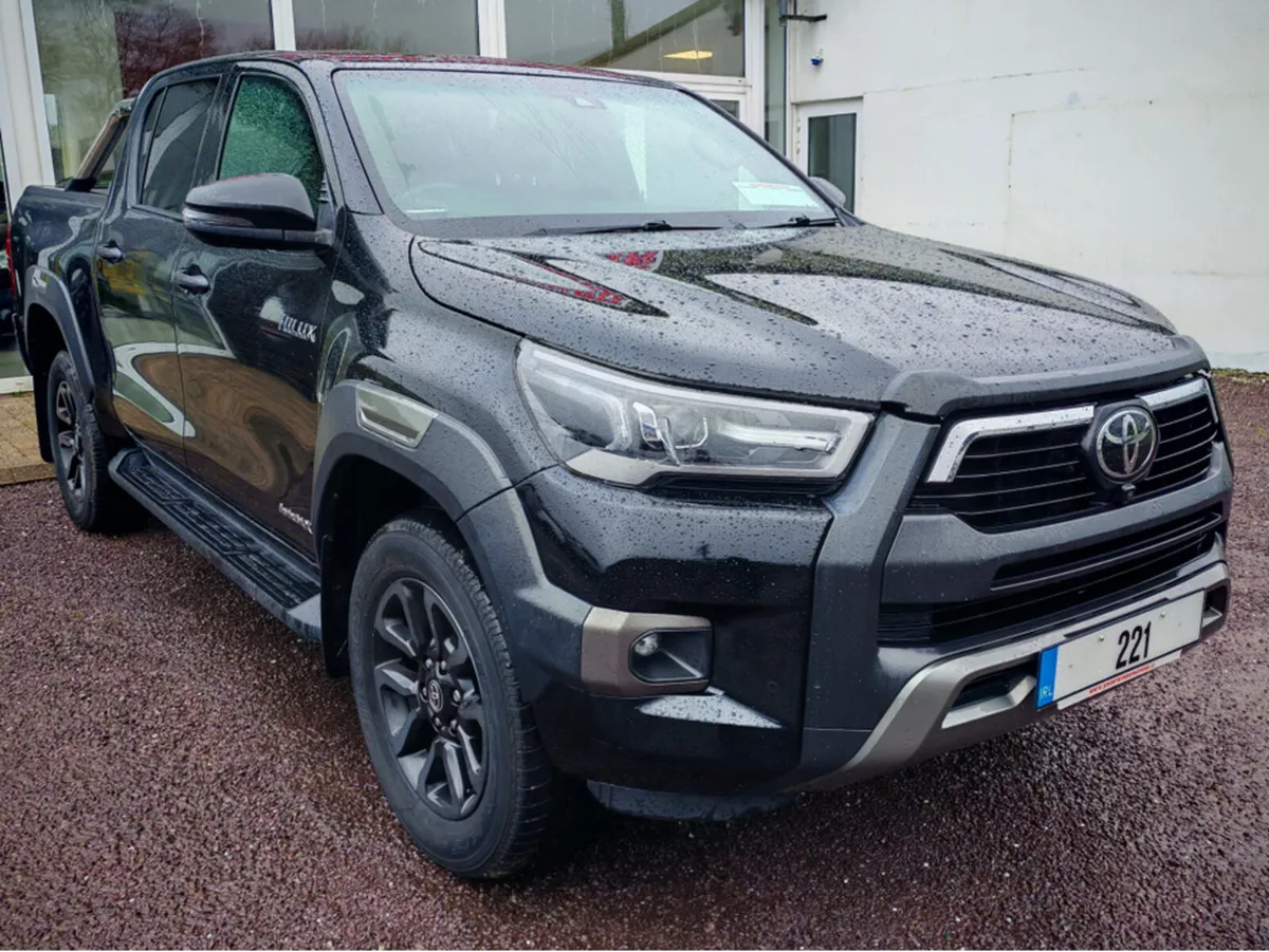 2022 TOYOTA HILUX INVINCIB X D-4D 4WD INVINCIBLE D - Image 1