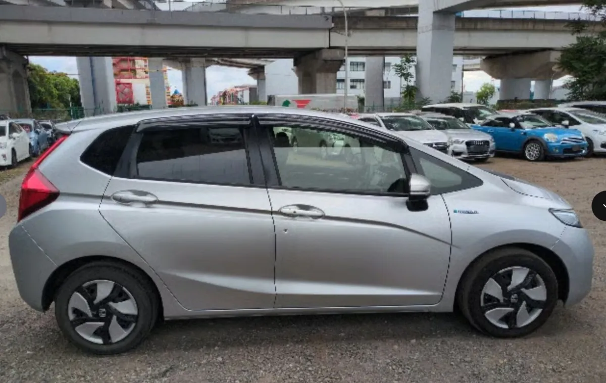 2014 - Honda fit Self charging 1.5 Petrol Hybrid - Image 4
