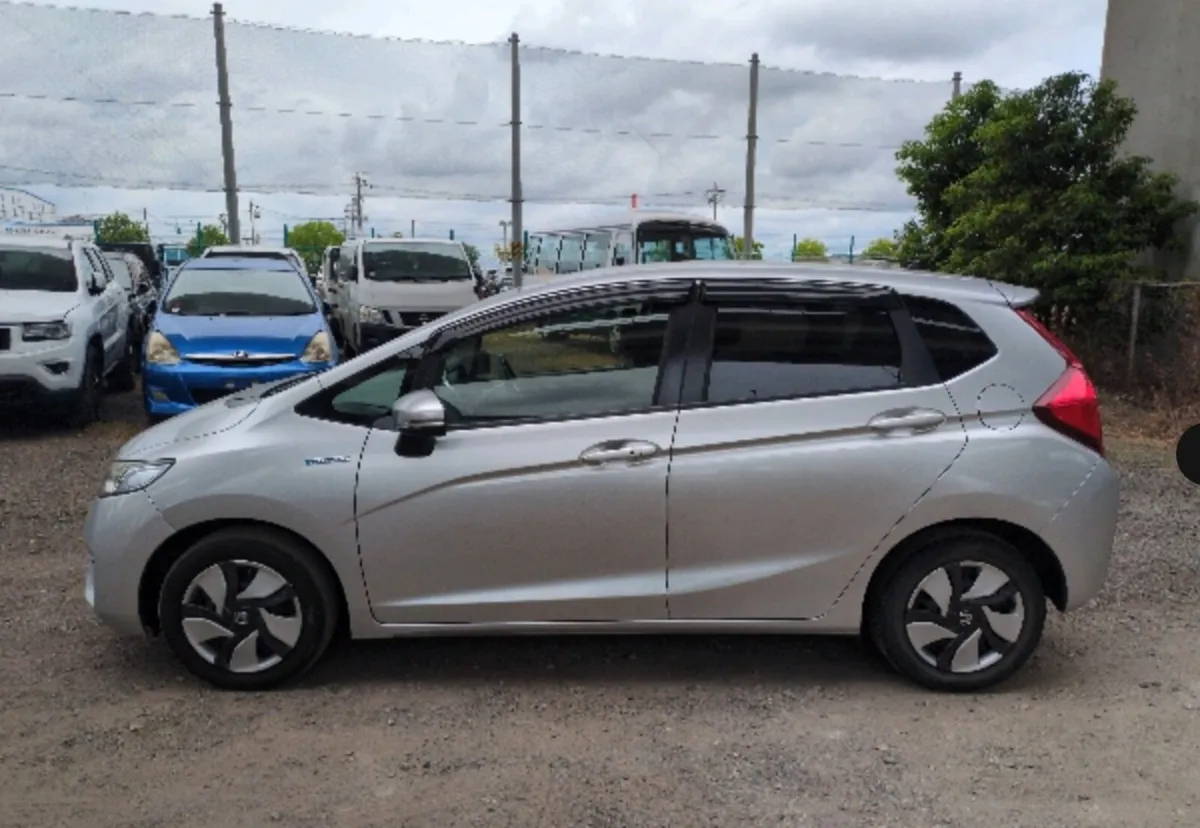 2014 - Honda fit Self charging 1.5 Petrol Hybrid - Image 3