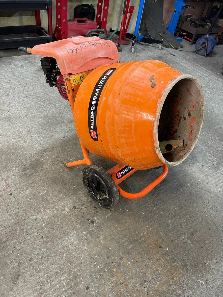 Belle Mixer Honda gx120 petrol engine - Image 1