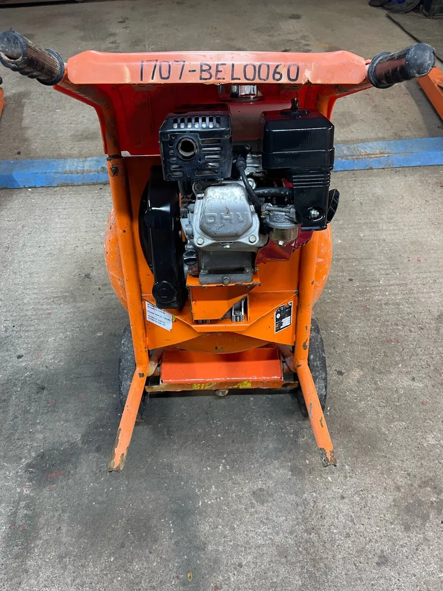 Belle Mixer Honda gx120 petrol engine - Image 4