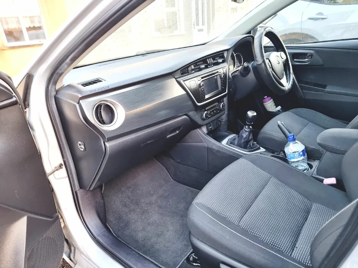 Toyota Auris 2013 - Estate - Image 3
