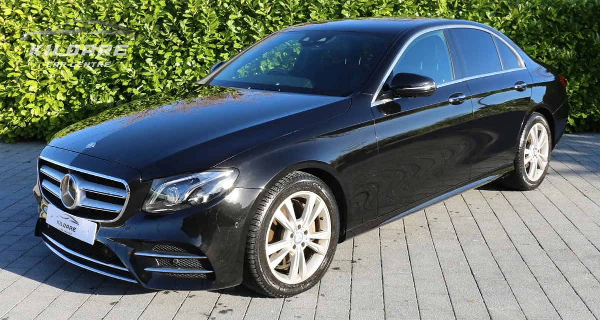 MERCEDES-BENZ E220D AMG AUTO - Image 2