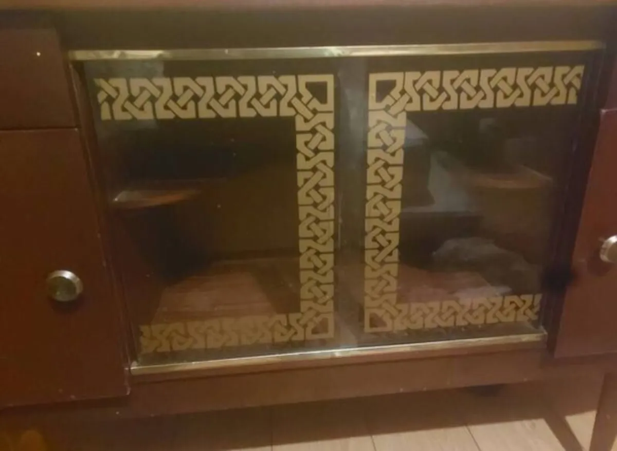 Vintage sideboard - Image 1