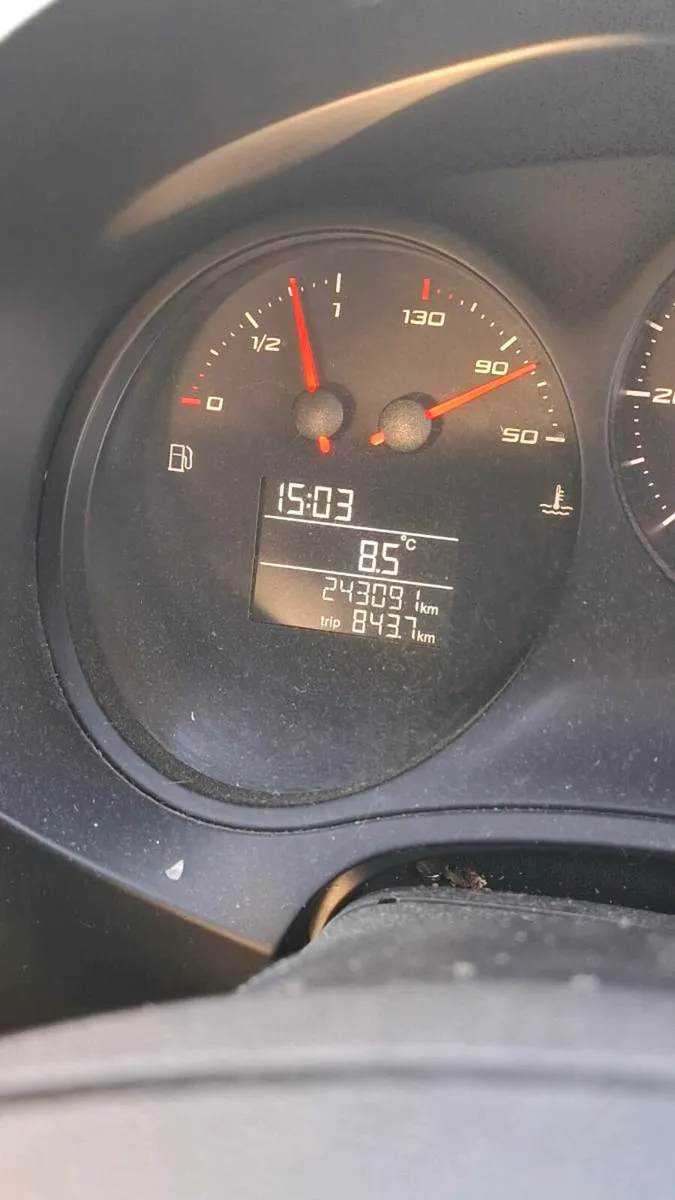 Seat Leon 2012 1.6TDI - Image 2