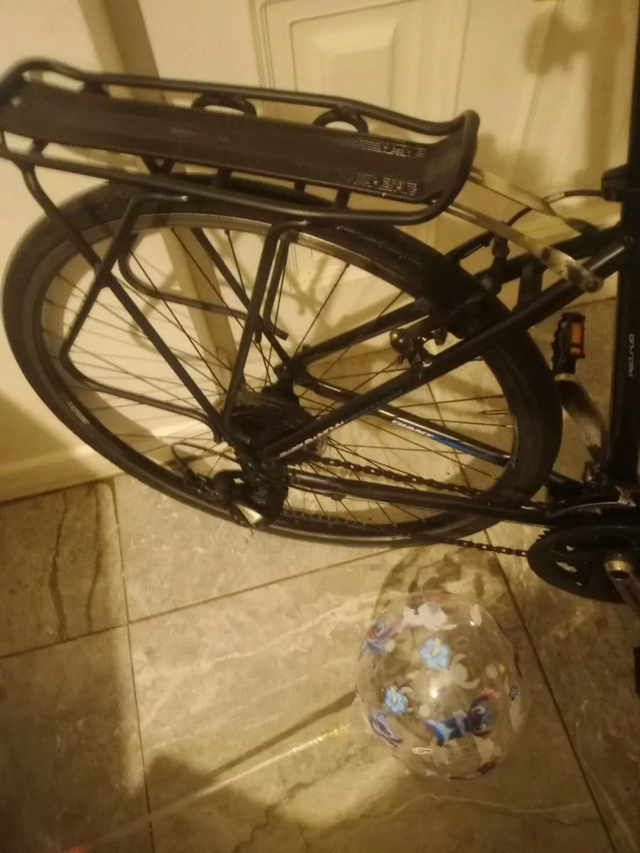 Mens light weight mountain bike like new - Image 3