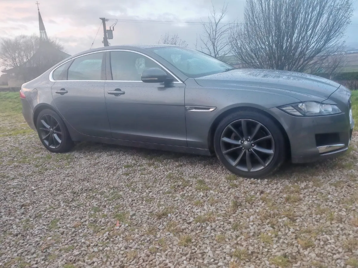 2016 Jaguar xf 20d   presitge c - Image 1