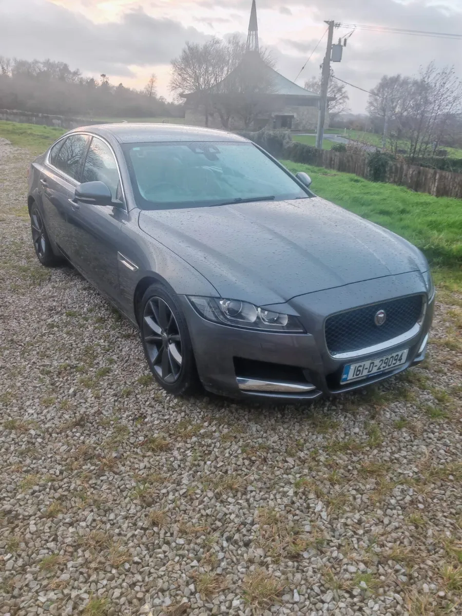 2016 Jaguar xf 20d   presitge c - Image 3