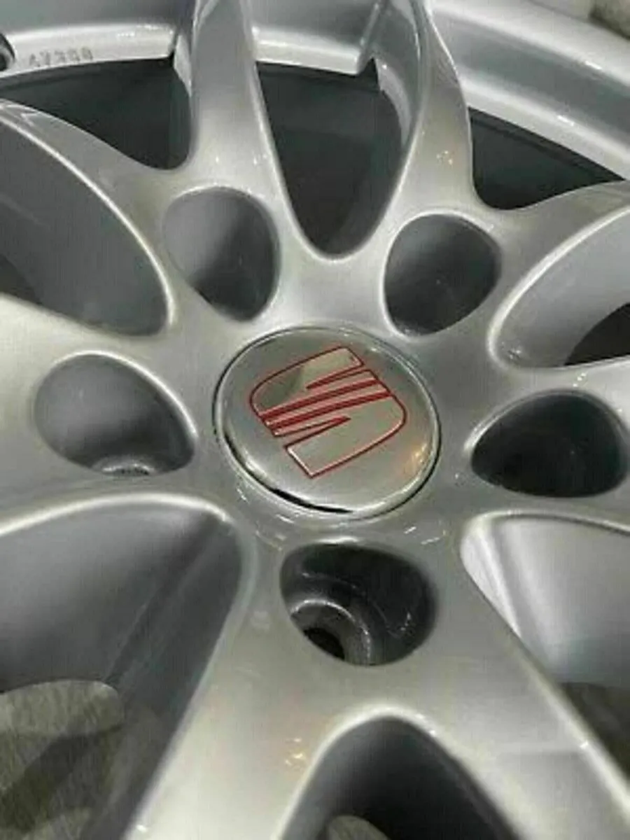 SEAT Centre Caps - FREE POST - Image 2