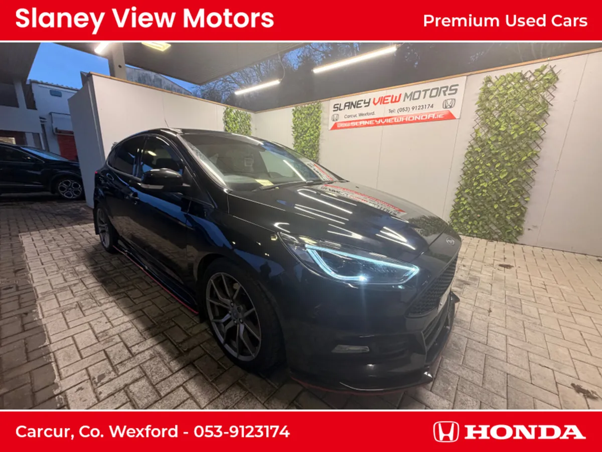 Ford Focus ST2 2.0 TDCI 180PS M6 FWD 4DR - Image 4