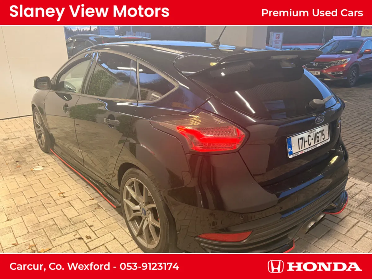 Ford Focus ST2 2.0 TDCI 180PS M6 FWD 4DR - Image 1