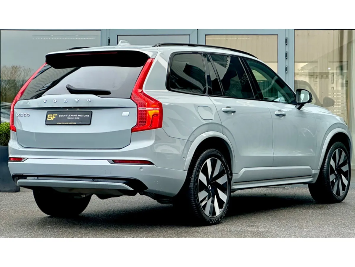 Volvo XC90 T8 ULTIMATE RECHARGE AWD - Image 3