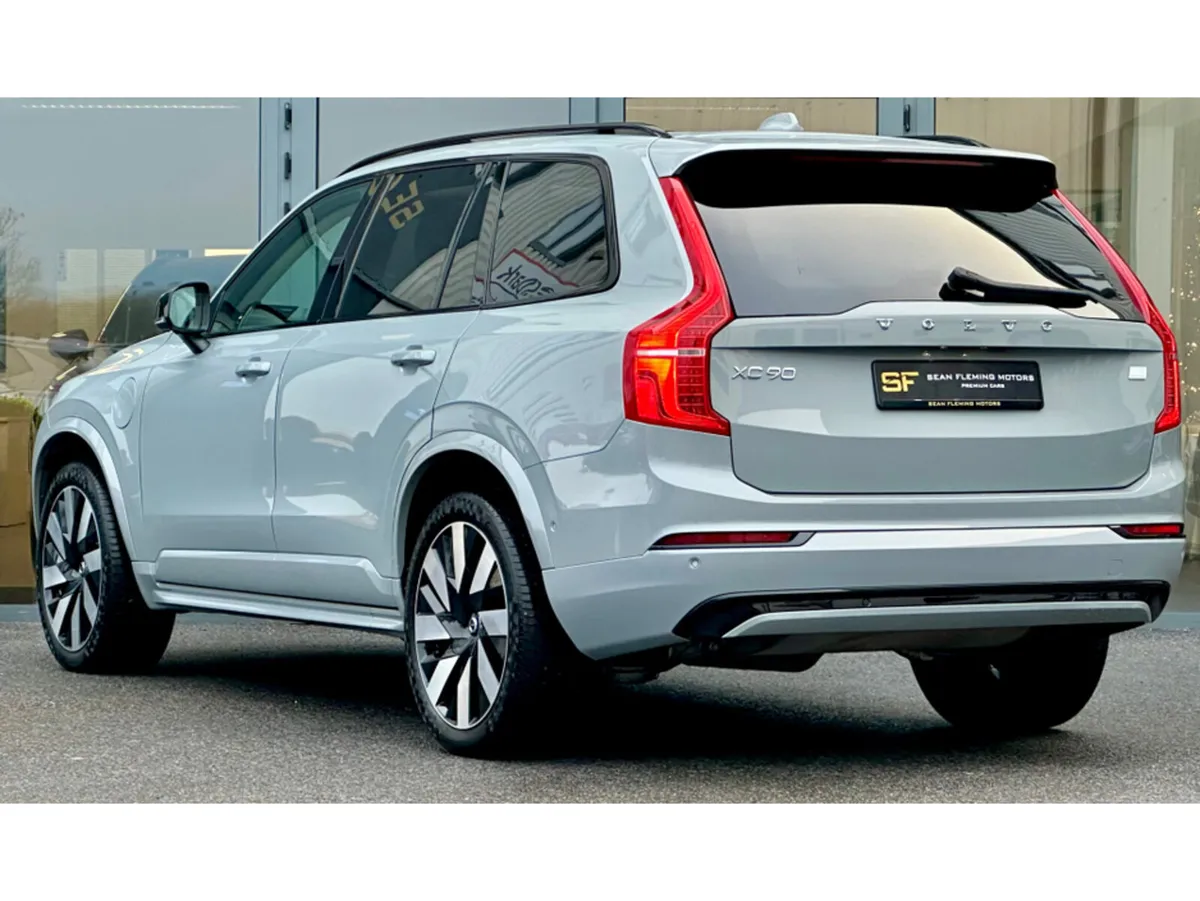 Volvo XC90 T8 ULTIMATE RECHARGE AWD - Image 4