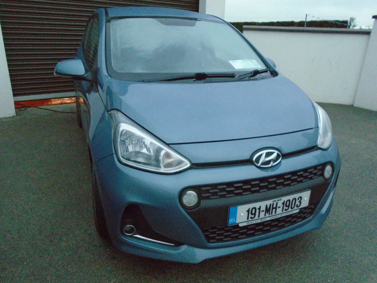 Hyundai i10 DELUXE 4DR - Image 4