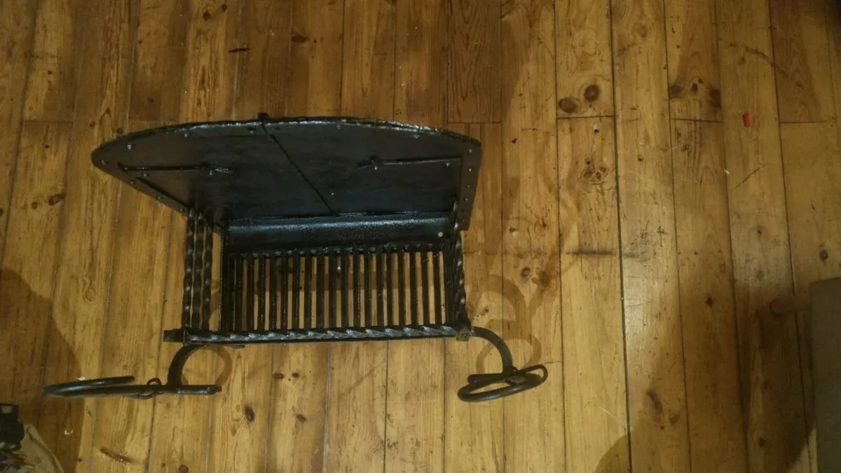 fireplace basket with twisted iron handles. - Image 4