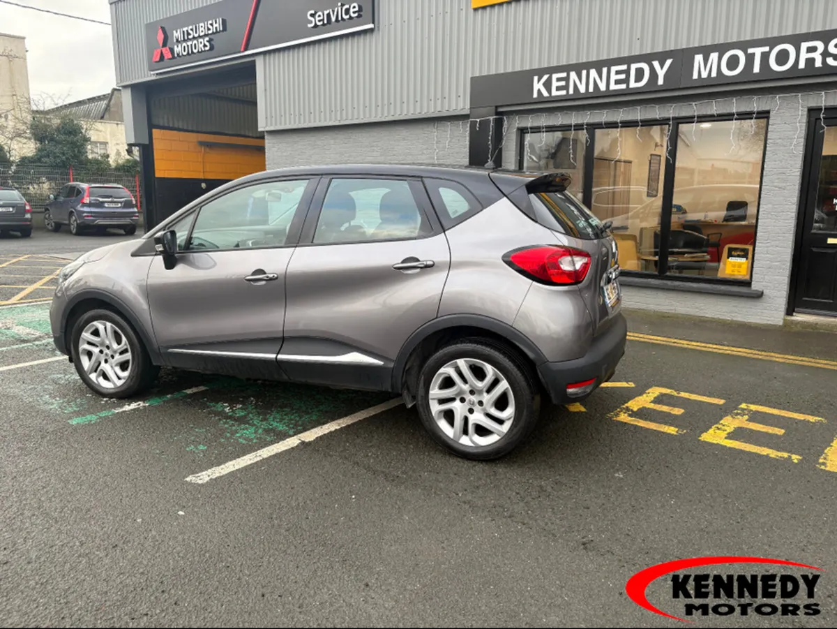 Renault Captur INTENSE 1.5 DCI 90 EU6M 4DR - Image 4