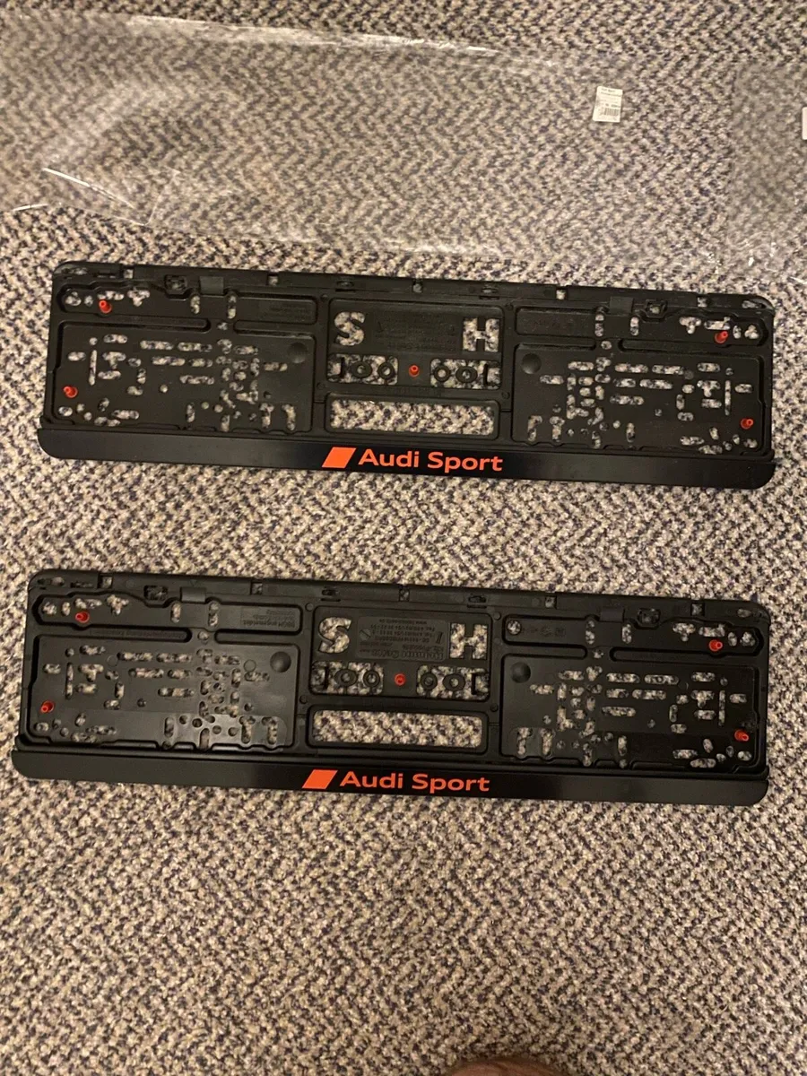 Number plate surround/bracket - Image 1