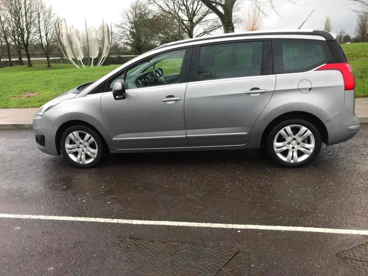 Peugeot 5008 FAMILY 1.6 BLUE HDI 120 L LEATHER - Image 3