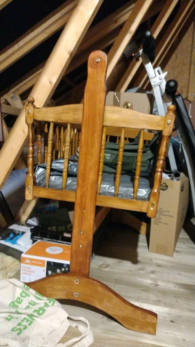 Wooden rocking baby cradle - Image 2