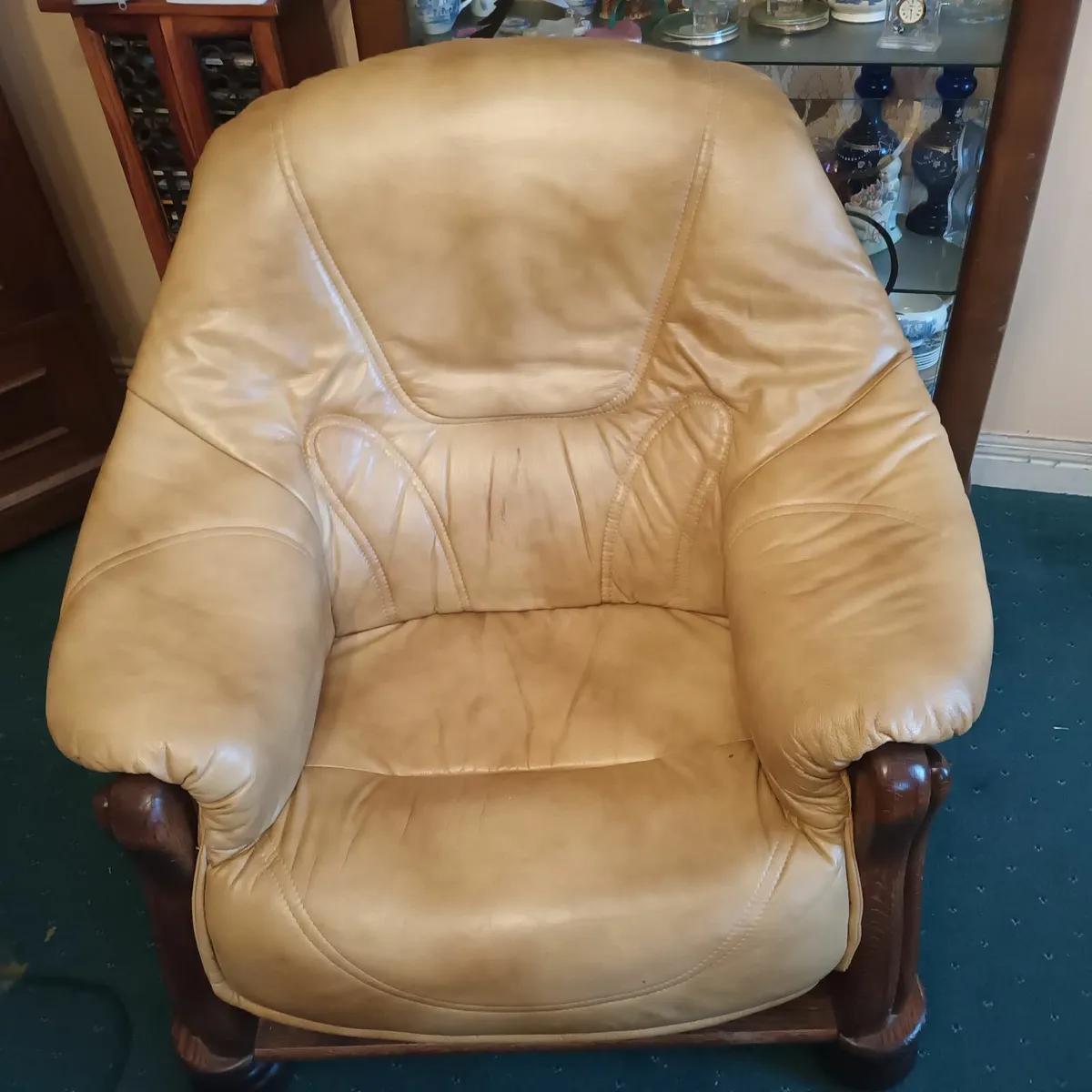 Suite of living room furniture - Image 1