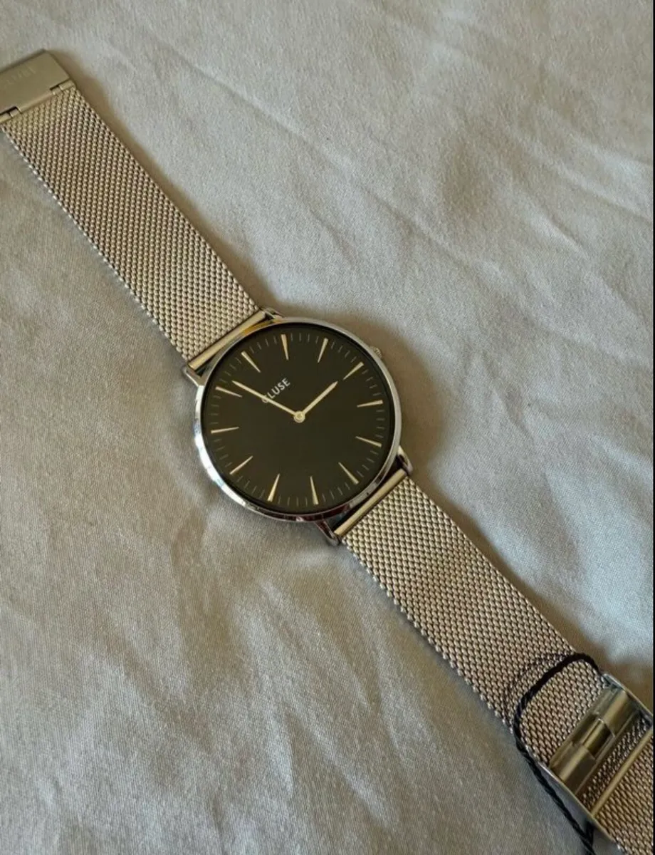 Brand new CLUSE watch, silver and black,with pouch - Image 2