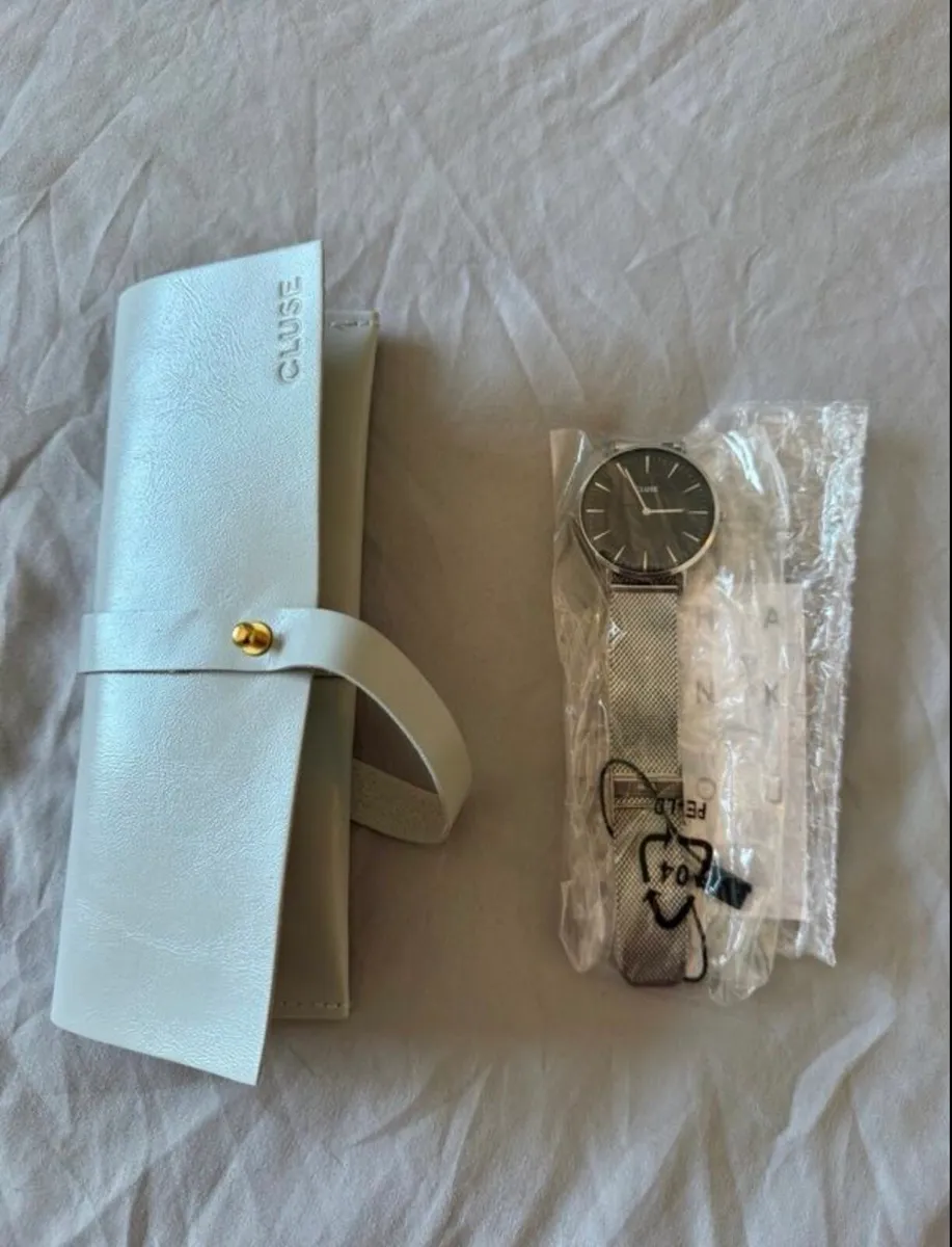 Brand new CLUSE watch, silver and black,with pouch - Image 4