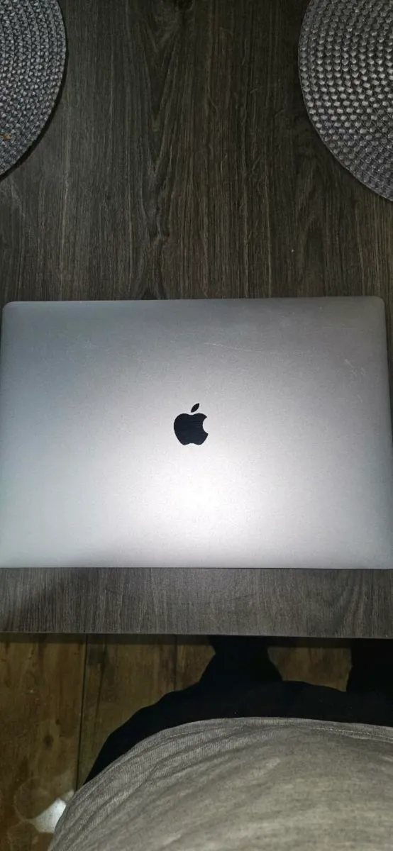 Macbook - Image 2