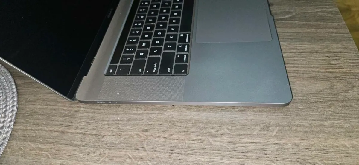 Macbook - Image 4