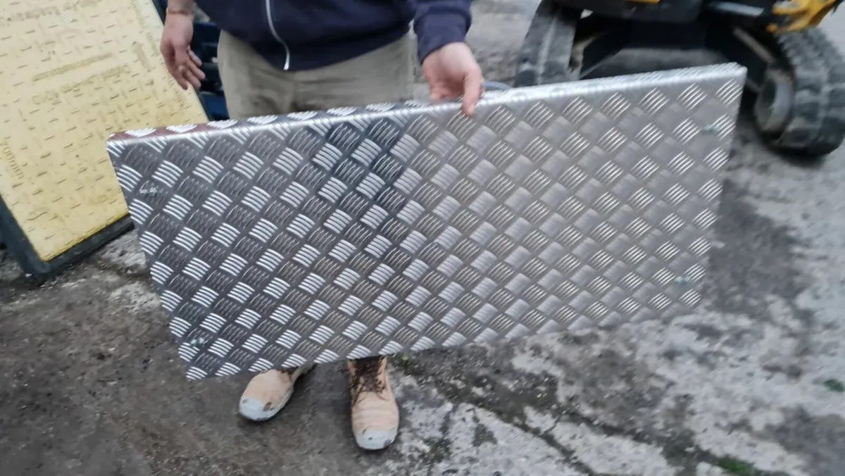 Platform scale 300kg capacity - Image 3