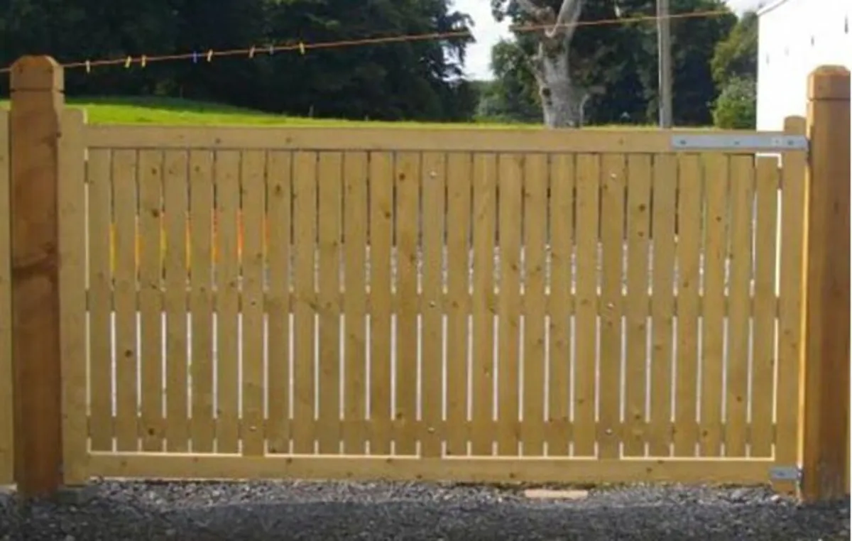 Holly Hill Entrance Gate - Image 2