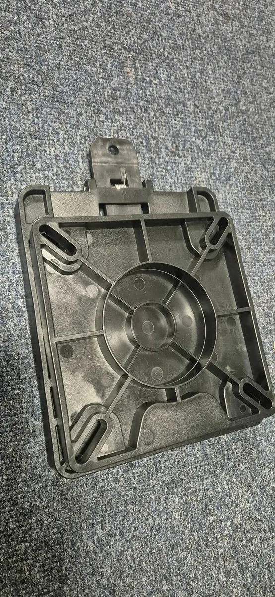 Wow 2 part seat base €18 - Image 1