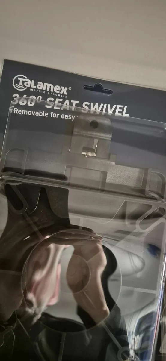 Wow 2 part seat base €18 - Image 2