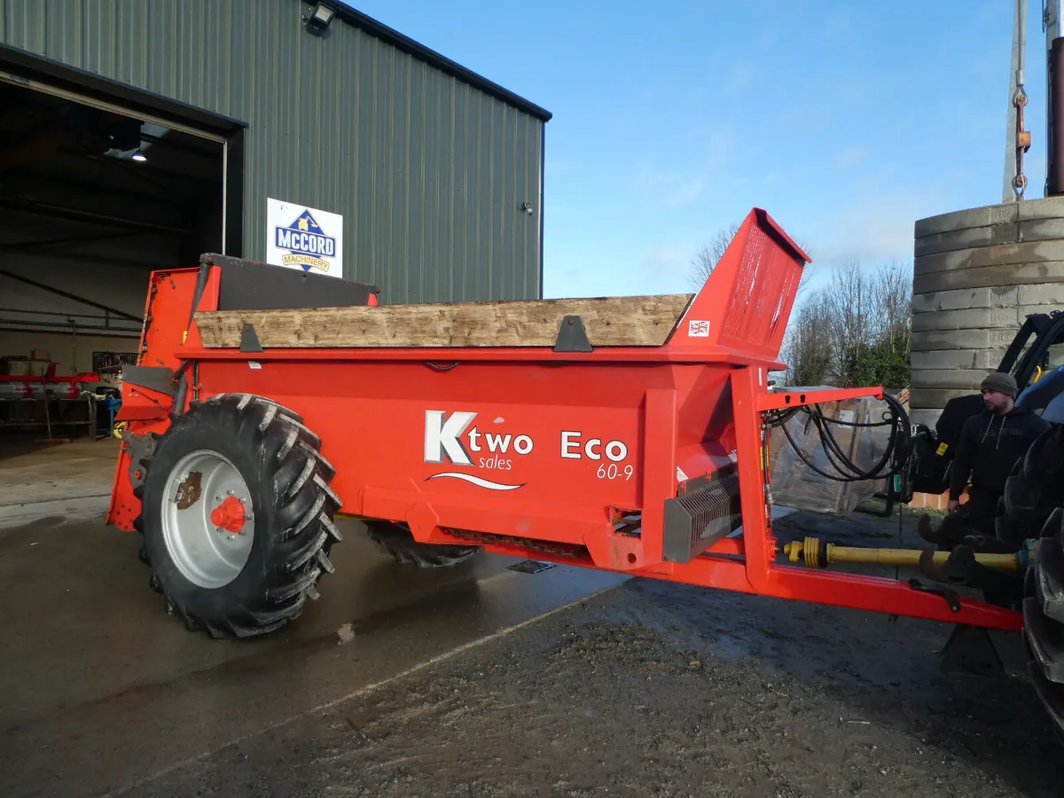 K Two ECO 60 Rear Discharge Spreader - Image 2