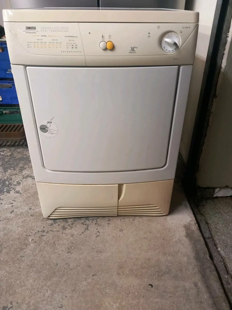 Zanussi condenser dryer - Image 1
