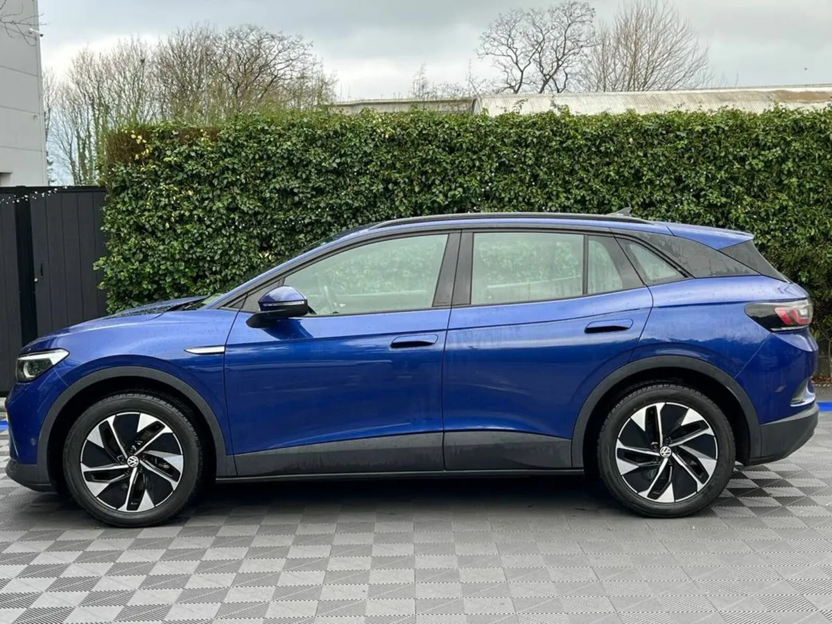 Volkswagen ID.4 PURE LIFE 52KWH // 19" DIAMOND CUT - Image 3