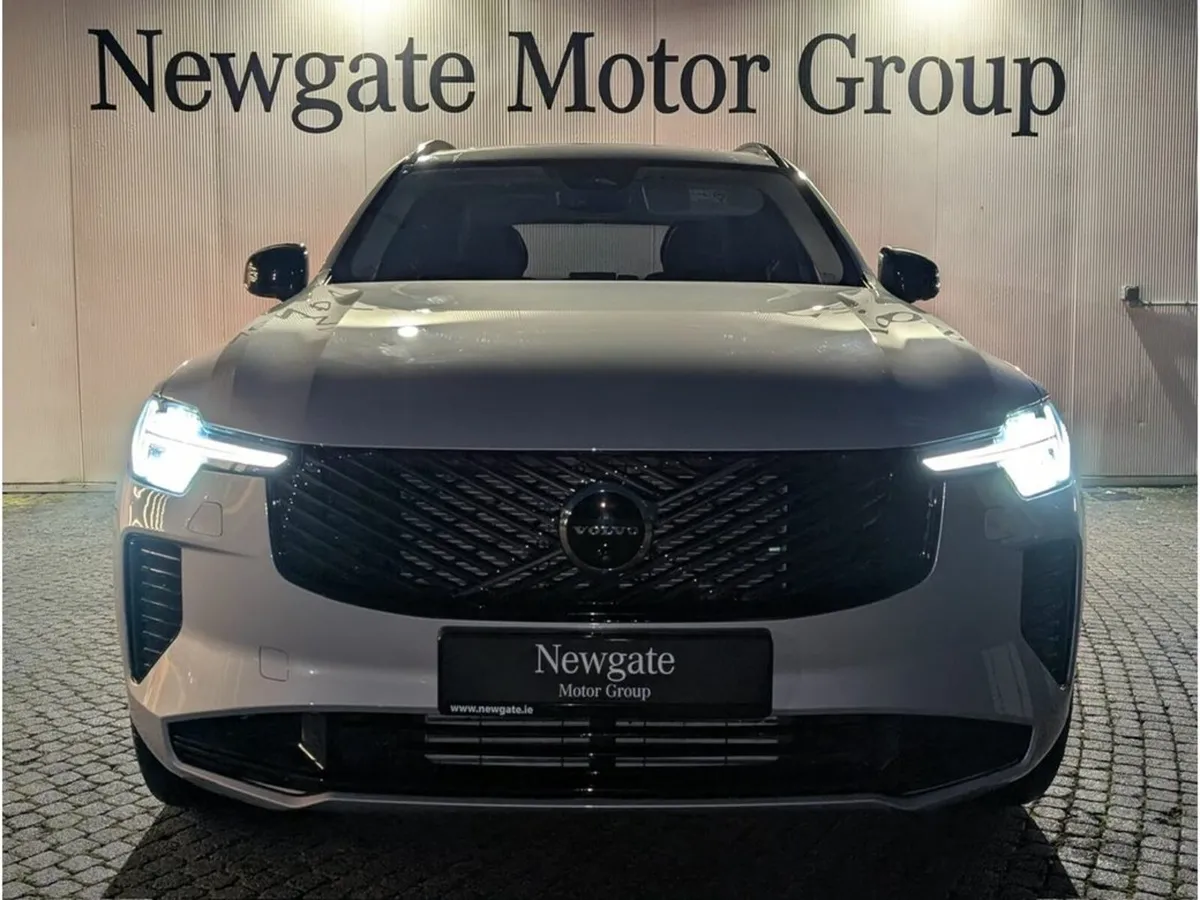 Volvo XC90 T8 ULTRA AWD - Image 2