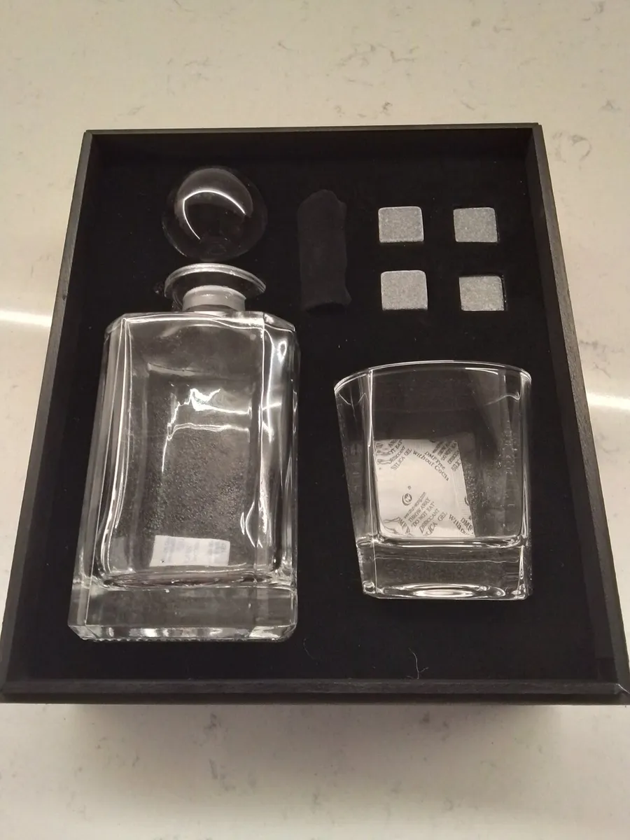 Personal whiskey decanter set - Image 1