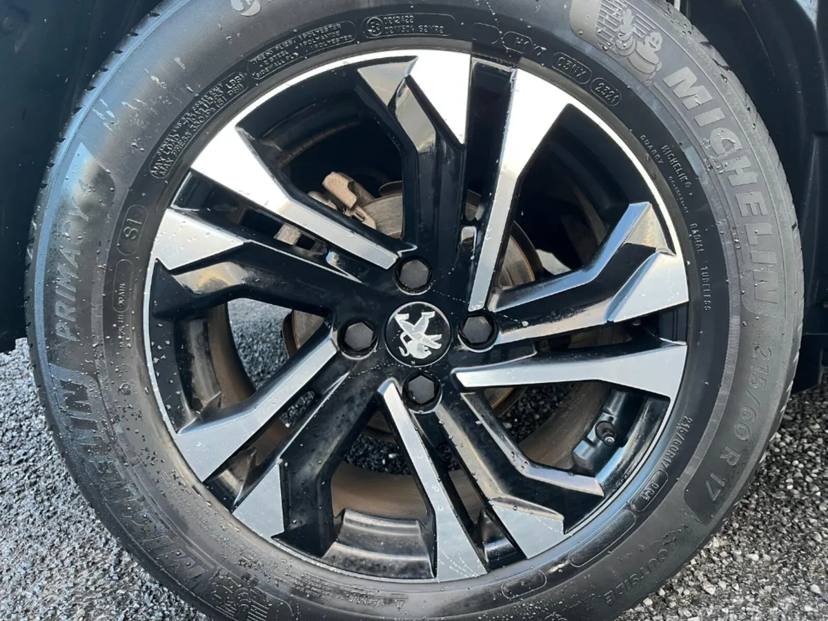 Peugeot 2008 Allure 1.2 100 4DR - Image 4