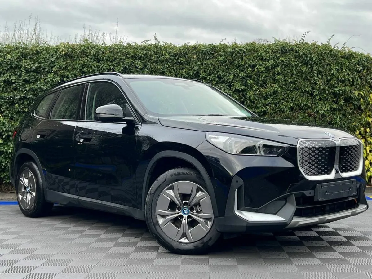 BMW iX1 EDRIVE20 SPORT // HEADS-UP DISPLAY // HEAT - Image 1