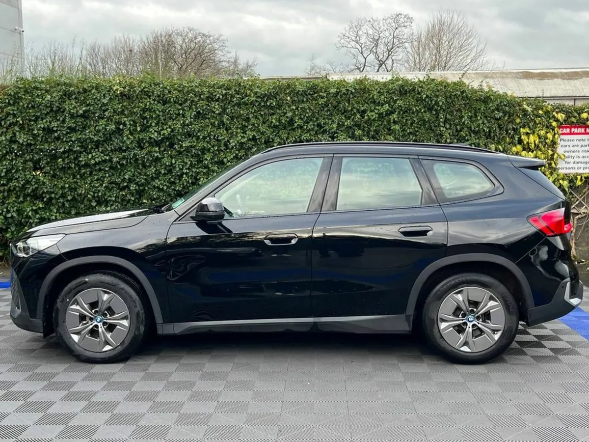 BMW iX1 EDRIVE20 SPORT // HEADS-UP DISPLAY // HEAT - Image 3