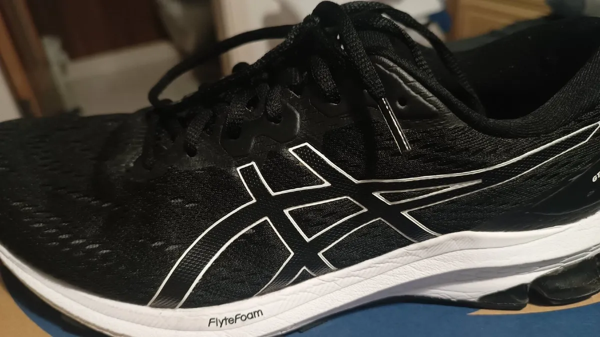 Men's Asics GT-Xuberance 2 - Image 2