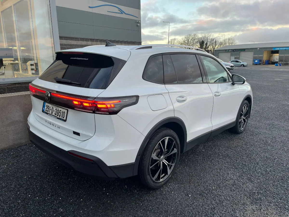 Volkswagen Tiguan EDITION 75 2.0tdi DSG AUTO 150HP - Image 3