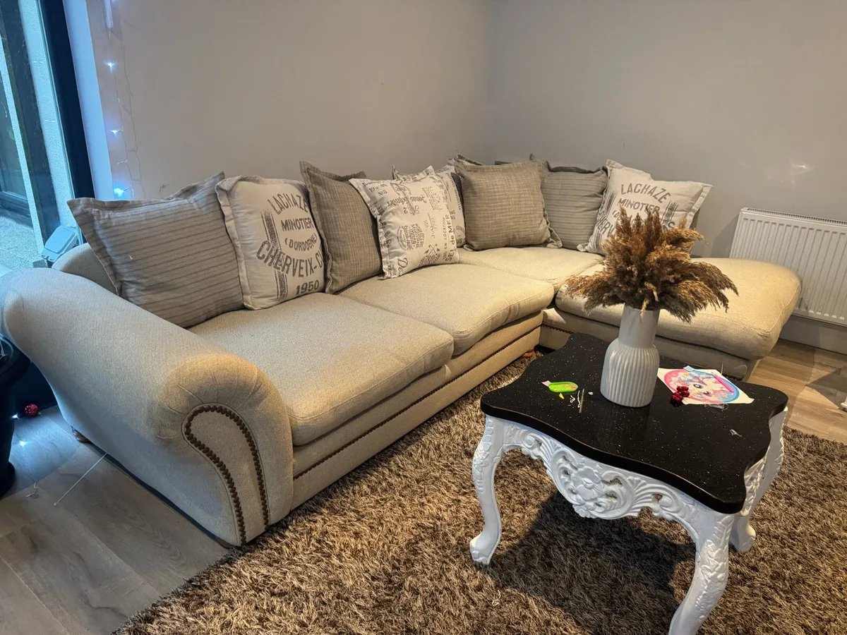 Reduced DFS corner suite+cuddle chair+ footstool - Image 4