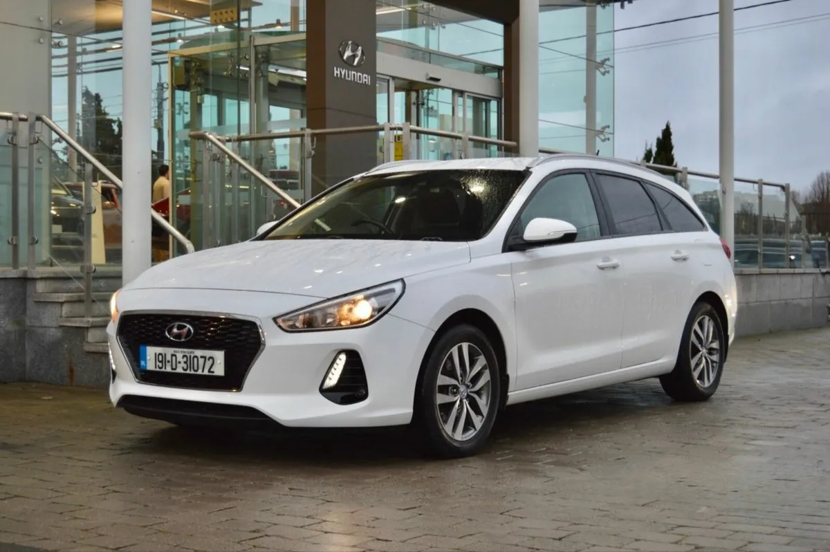 Hyundai i30 Tourer Petrol Deluxe Turbo - Image 1