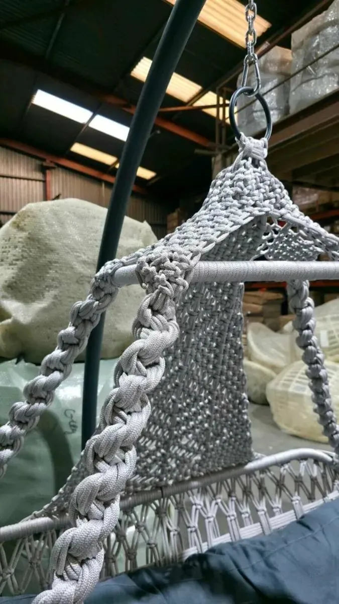 Double Swing Chair with frame and cushion - Image 4