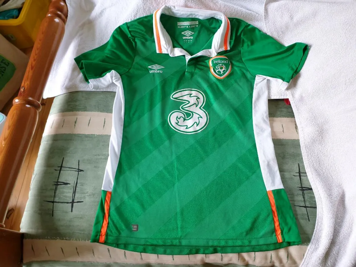 Ireland Football Home Jersey 2015 to 2016 Small - Image 1