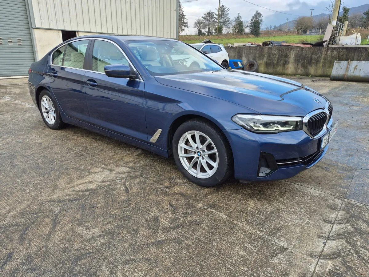 221 BMW 520D SE AUTO - Image 1