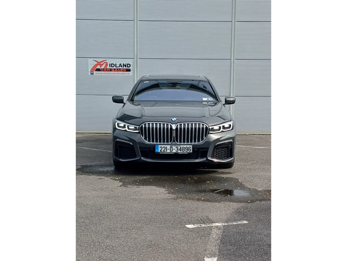 BMW 7-Series 730d  M SPORT **SUN ROOF** - Image 3